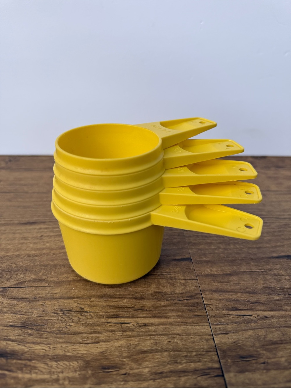 Retro 1970s Tupperware Measuring Cups 1/4 - 3/4 Cup
